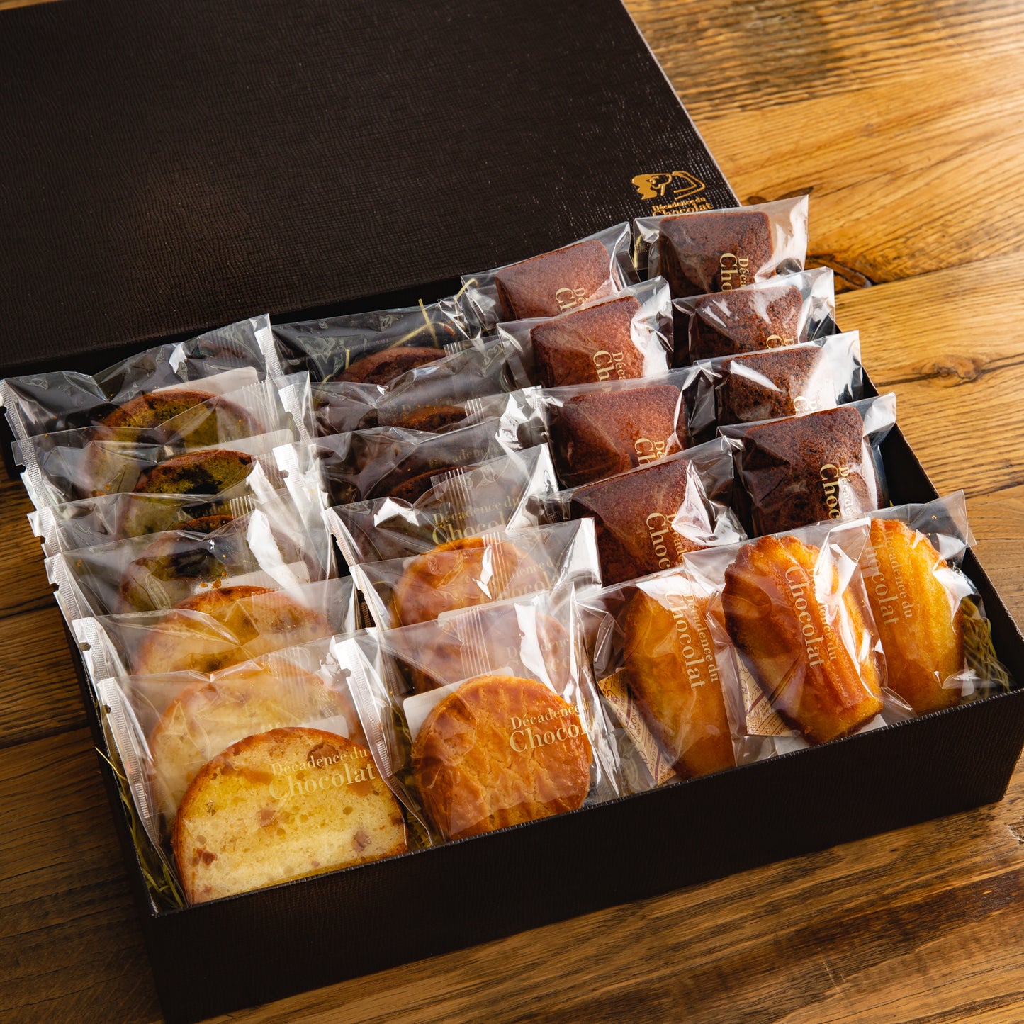 Baked confectionery assortment (L size 23 pieces)
