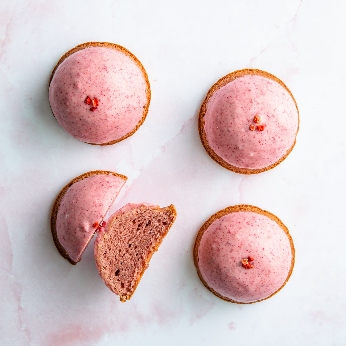 [Limited time] Assorted cherry butter sand & wood strawberry madeleine (2 types each) 